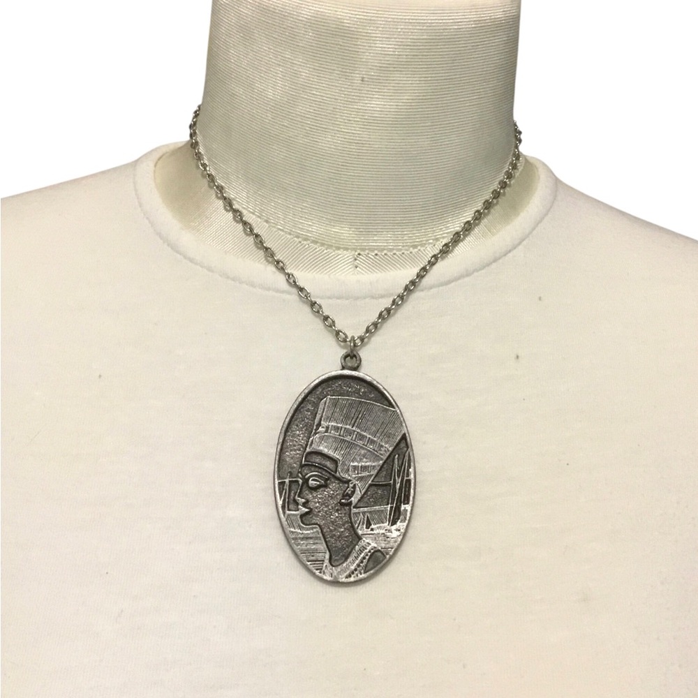 Vintage Queen Nefertiti Egyptian silver tone statement pendant necklace.